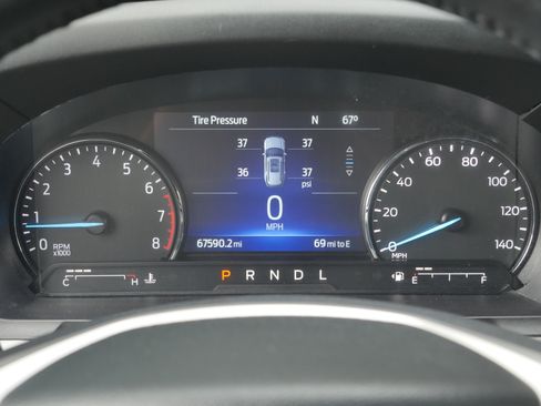 Certified 2023 Ford Explorer XLT AWD/4WD image 7