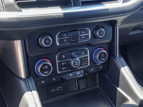Used 2022 Chevrolet Suburban LT RWD image 21