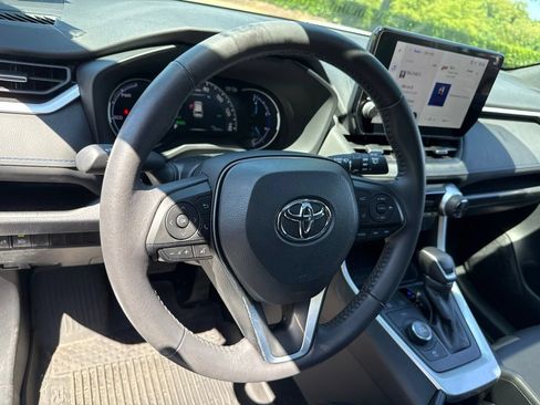 Used 2024 Toyota RAV4 XSE AWD/4WD image 10