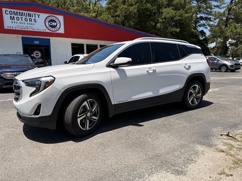 Used 2021 GMC Terrain SLT FWD image 1
