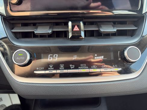 Used 2024 Toyota Corolla LE FWD image 15