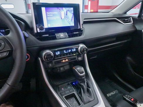 Used 2023 Toyota RAV4 XLE Premium FWD image 20