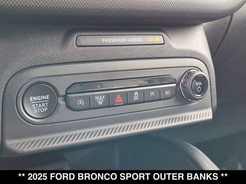 Used 2025 Ford Bronco Sport Outer Banks w/ Outer Banks Tech Package+ AWD/4WD image 24