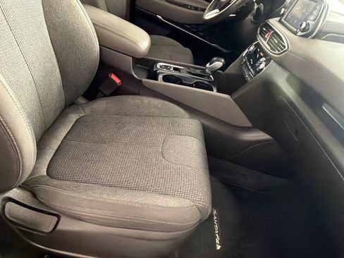 Used 2020 Hyundai Santa Fe SEL w/ Convenience Package FWD image 24