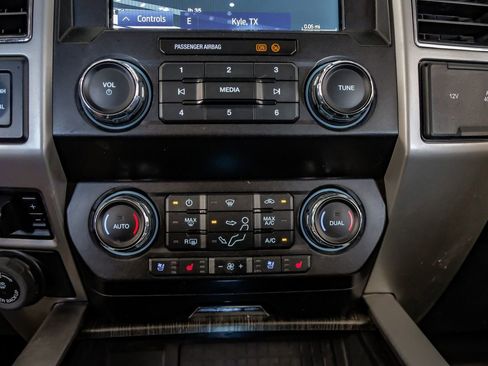 Used 2021 Ford F250 Lariat w/ Tremor Off-Road Package image 26