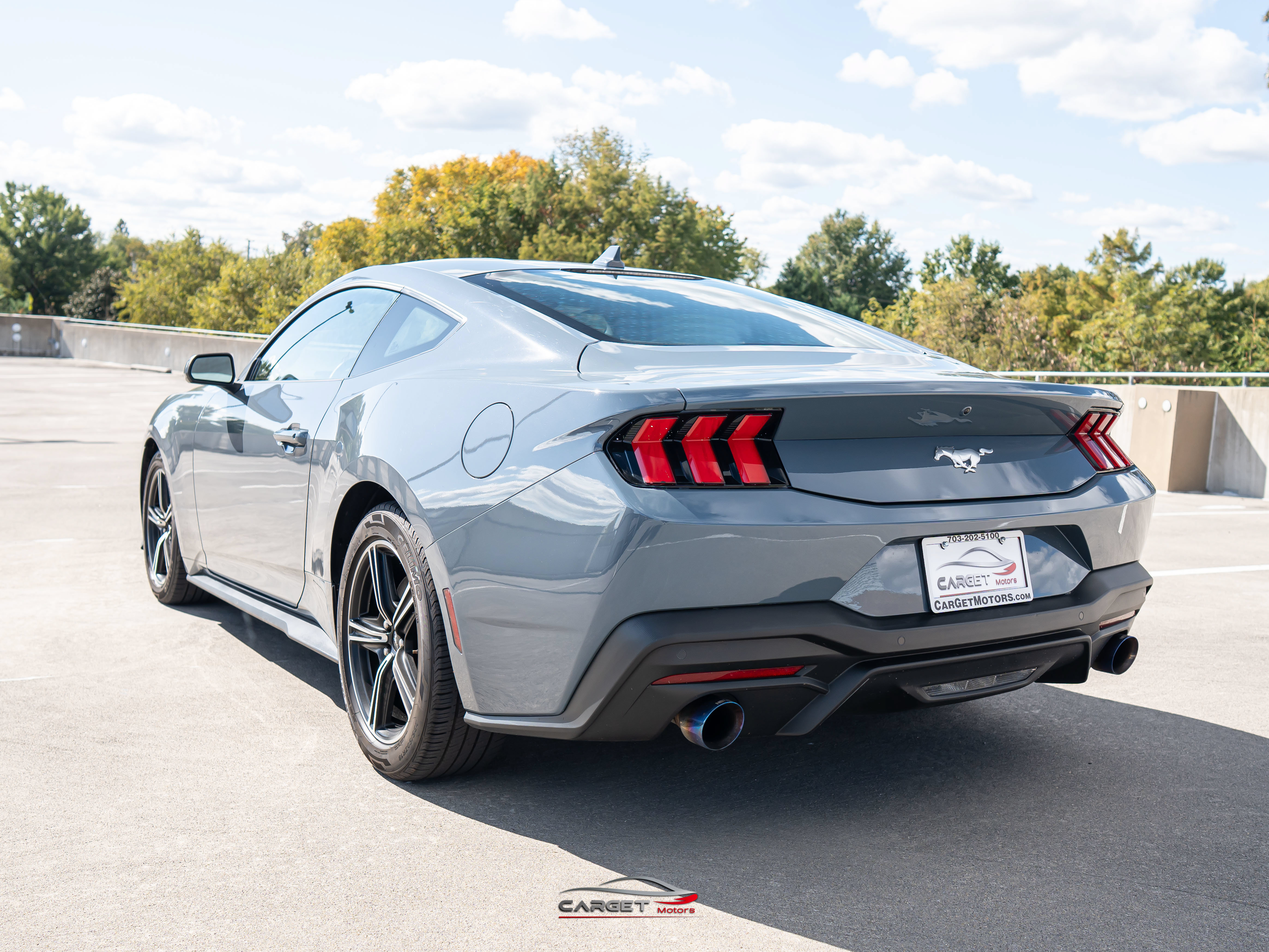 Used 2025 Ford Mustang Coupe RWD image 5