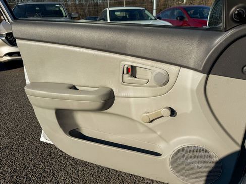 Used 2009 Kia Spectra LX image 30