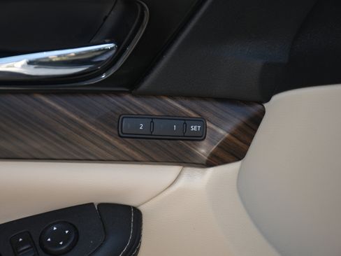 Used 2018 Nissan Maxima Platinum image 12