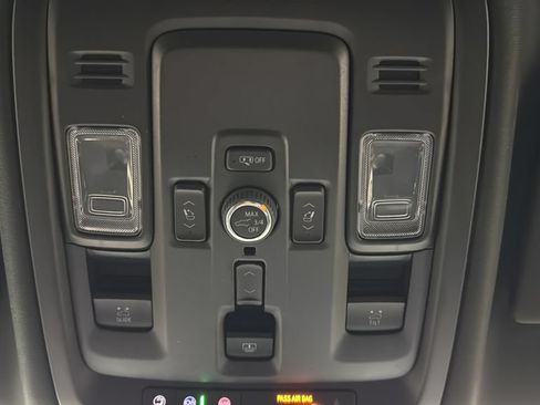 Used 2025 GMC Yukon XL AT4 Ultimate AWD/4WD image 37