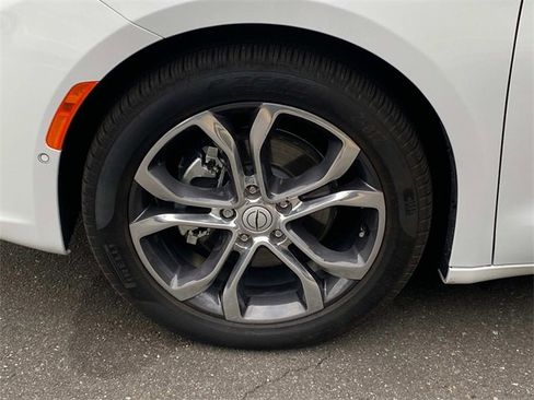 Used 2026 Chrysler Pacifica Pinnacle image 6