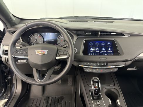 Used 2022 Cadillac XT4 Premium Luxury w/ Technology Package AWD/4WD image 3