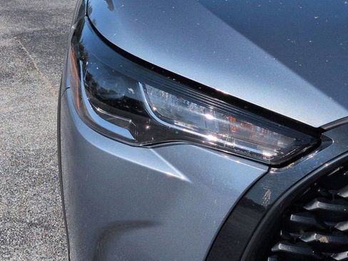 Used 2025 Toyota Corolla Cross L FWD image 9