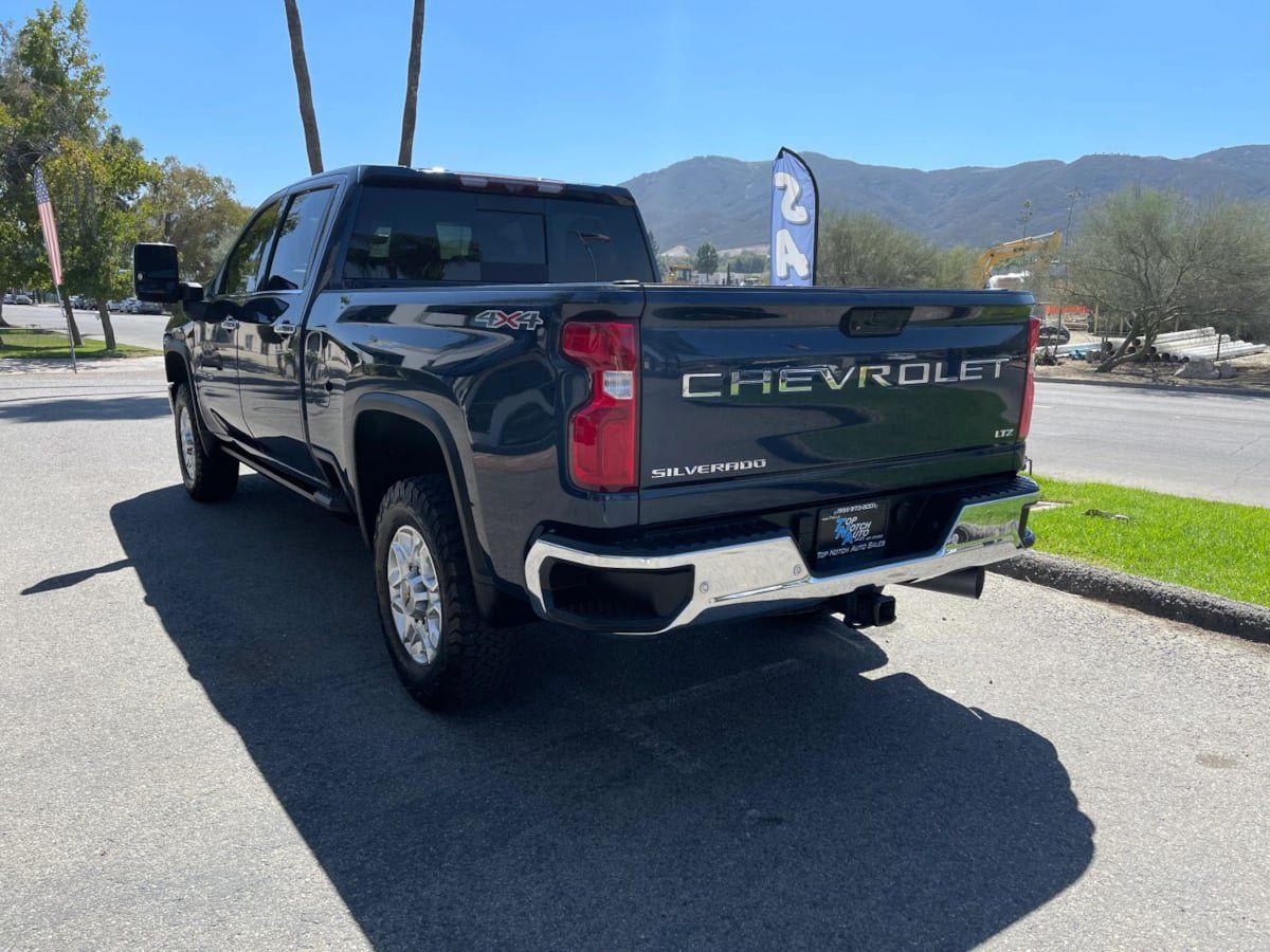 Used 2022 Chevrolet Silverado 2500 LTZ w/ LTZ Plus Package AWD/4WD image 7