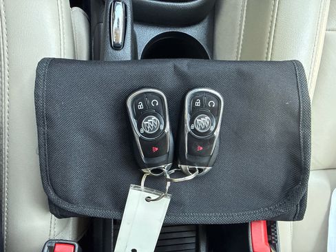 Used 2019 Buick Encore Essence FWD image 22