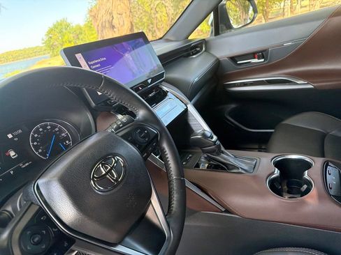 Used 2024 Toyota Venza XLE AWD/4WD image 29