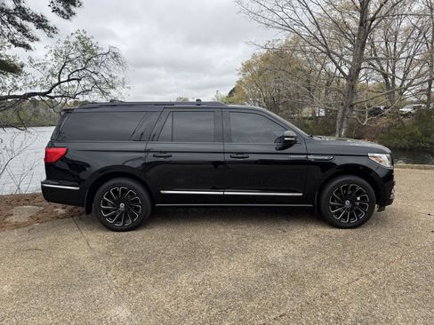 Used 2019 Lincoln Navigator L Black Label w/ Cargo Package image 3