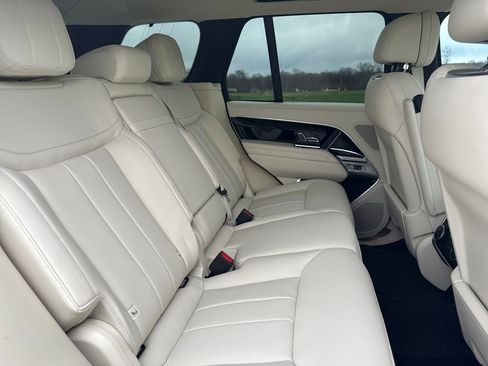 Used 2025 Land Rover Range Rover SE AWD/4WD image 20