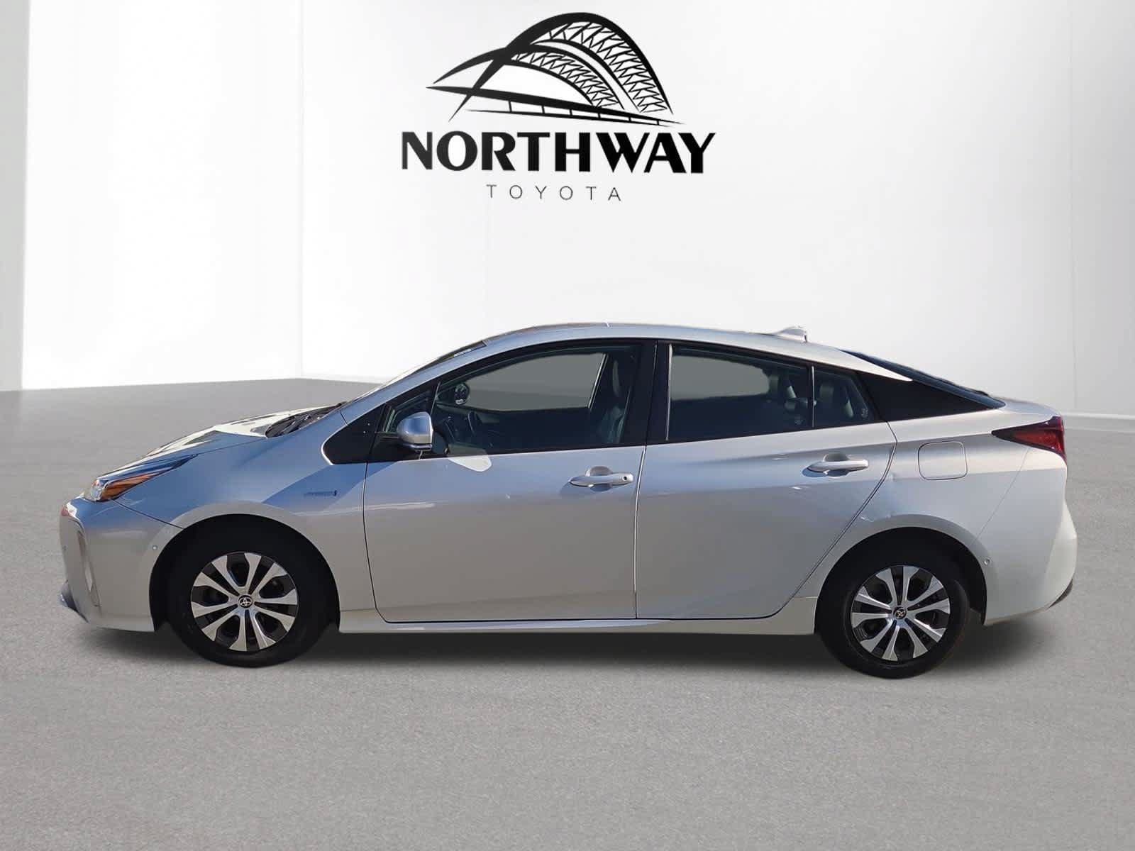 Used 2022 Toyota Prius XLE w/ Advanced Technology Package AWD/4WD image 7