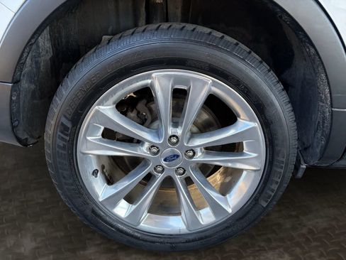 Used 2018 Ford Explorer XLT w/ Equipment Group 202A image 38