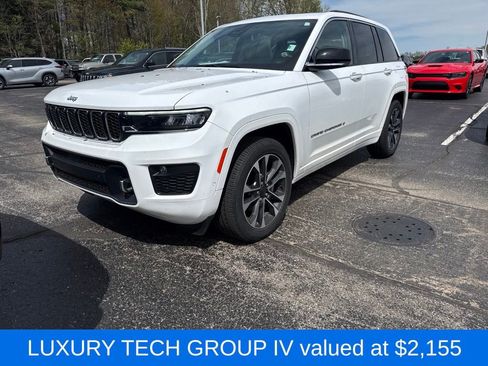 Used 2022 Jeep Grand Cherokee Overland w/ Luxury Tech Group IV AWD/4WD image 2