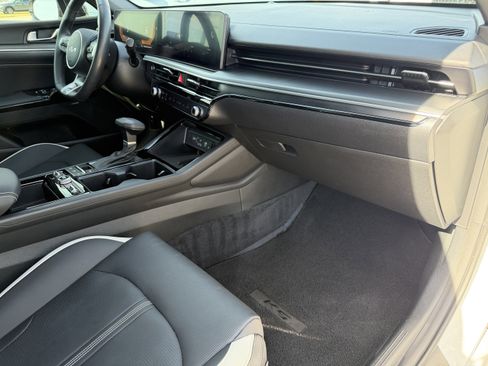 Used 2025 Kia K5 GT-Line w/ GT-Line Premium Package image 11