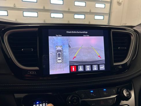 New 2026 Chrysler Pacifica Select image 23