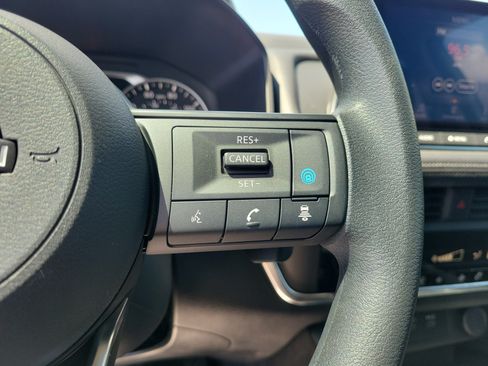 Certified 2024 Nissan Rogue SV FWD image 24