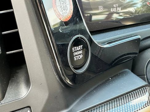 Certified 2025 Porsche Cayenne Turbo AWD/4WD image 19