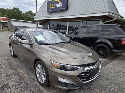 Used 2020 Chevrolet Malibu LT FWD image 2