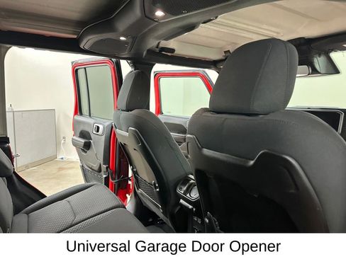 Used 2025 Jeep Wrangler Unlimited Rubicon 4xe w/ Convenience Group AWD/4WD image 23