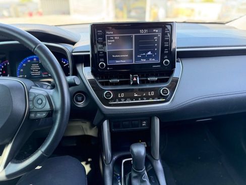 Used 2022 Toyota Corolla Cross XLE FWD image 9