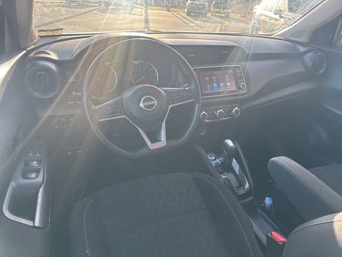 Used 2022 Nissan Kicks S image 4