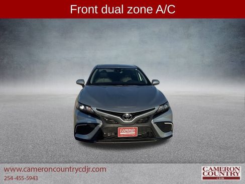 Used 2024 Toyota Camry SE image 8