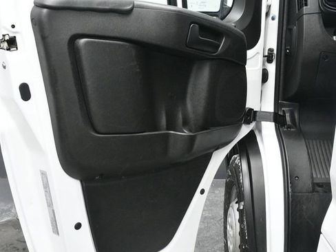 Used 2024 RAM ProMaster 2500 w/ Convenience Group FWD image 13