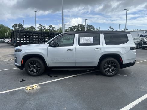 New 2026 Jeep Grand Wagoneer 4WD image 30