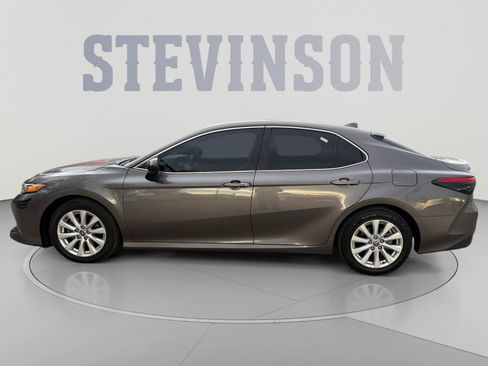 Used 2020 Toyota Camry LE w/ Carpet Mat Package FWD image 2