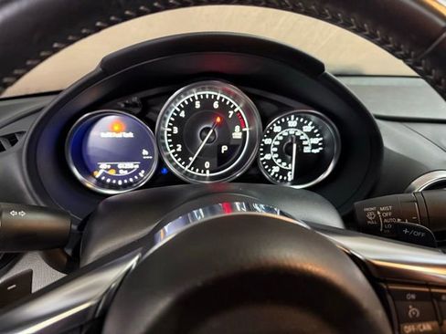 Used 2021 MAZDA MX-5 Miata RF Grand Touring RWD image 15