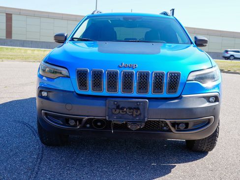 Used 2019 Jeep Cherokee Trailhawk AWD/4WD image 9