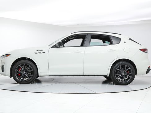 Certified 2022 Maserati Levante Modena image 2