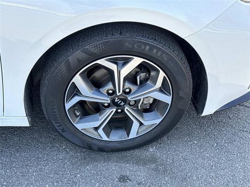 Used 2021 Kia Forte LXS image 7