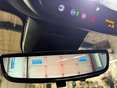 Used 2025 Chevrolet Equinox LT w/ Convenience Package II image 13