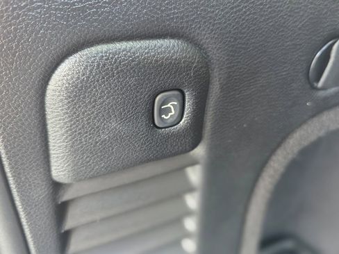 Used 2019 Jeep Grand Cherokee Altitude RWD image 13