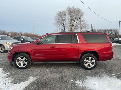 Used 2015 Chevrolet Suburban LT image 2