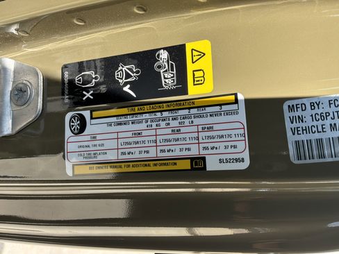 Used 2025 Jeep Gladiator Sport AWD/4WD image 35