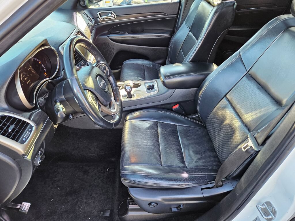 Used 2015 Jeep Grand Cherokee Limited w/ Luxury Group II AWD/4WD image 16