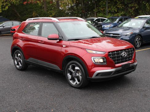 Used 2024 Hyundai Venue SEL image 5