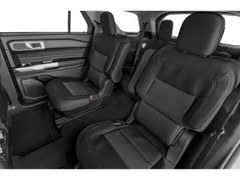 Used 2024 Ford Explorer XLT image 14