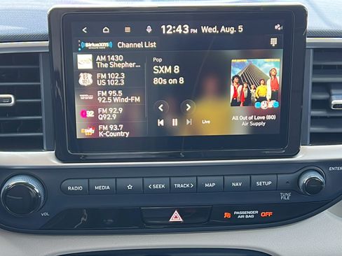 Certified 2024 Hyundai Venue Limited FWD image 14