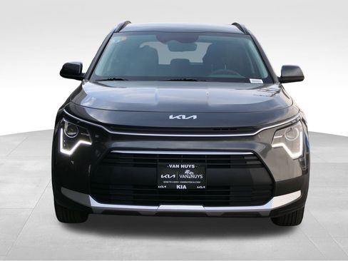 Used 2023 Kia Niro LX image 8