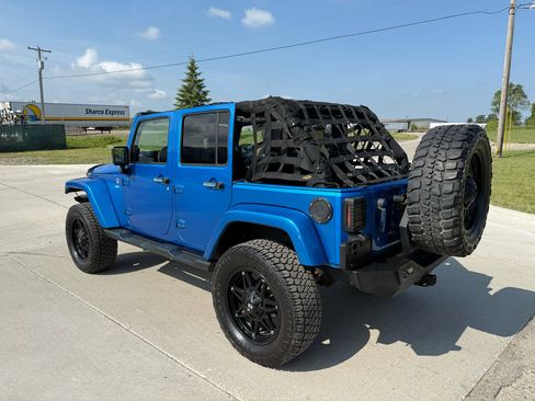 Used 2014 Jeep Wrangler Unlimited Sahara w/ Dual Top Group image 6